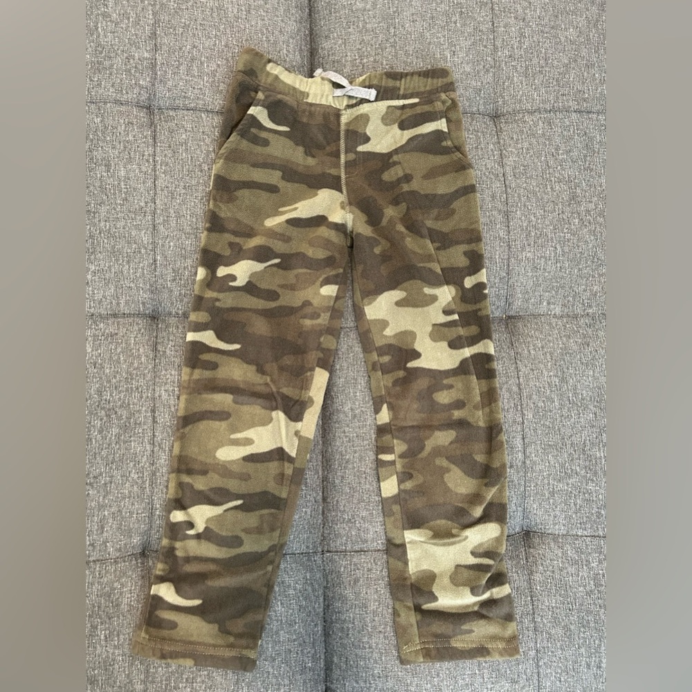 Carter’s Jogger pants kids size 8 Camo